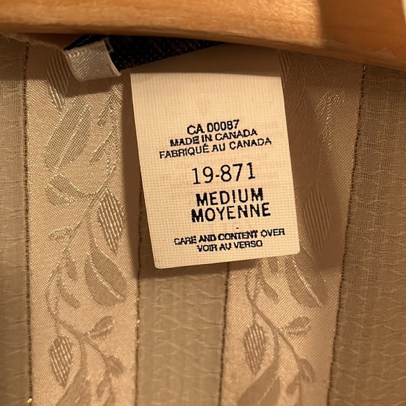 Beautiful robe and chemise - Picture 6 of 8